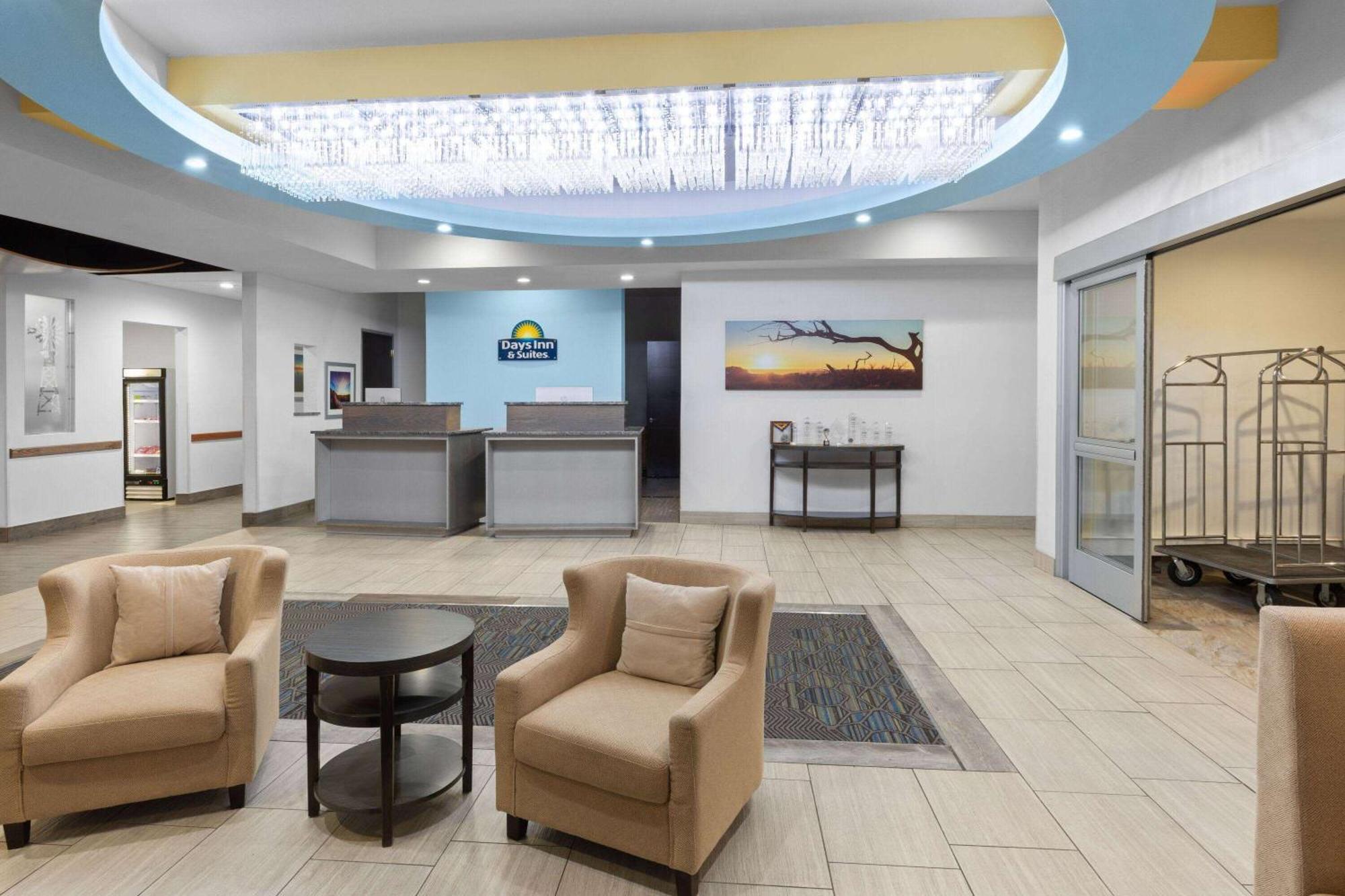 Days Inn & Suites By Wyndham Lubbock Medical Center Exterior foto