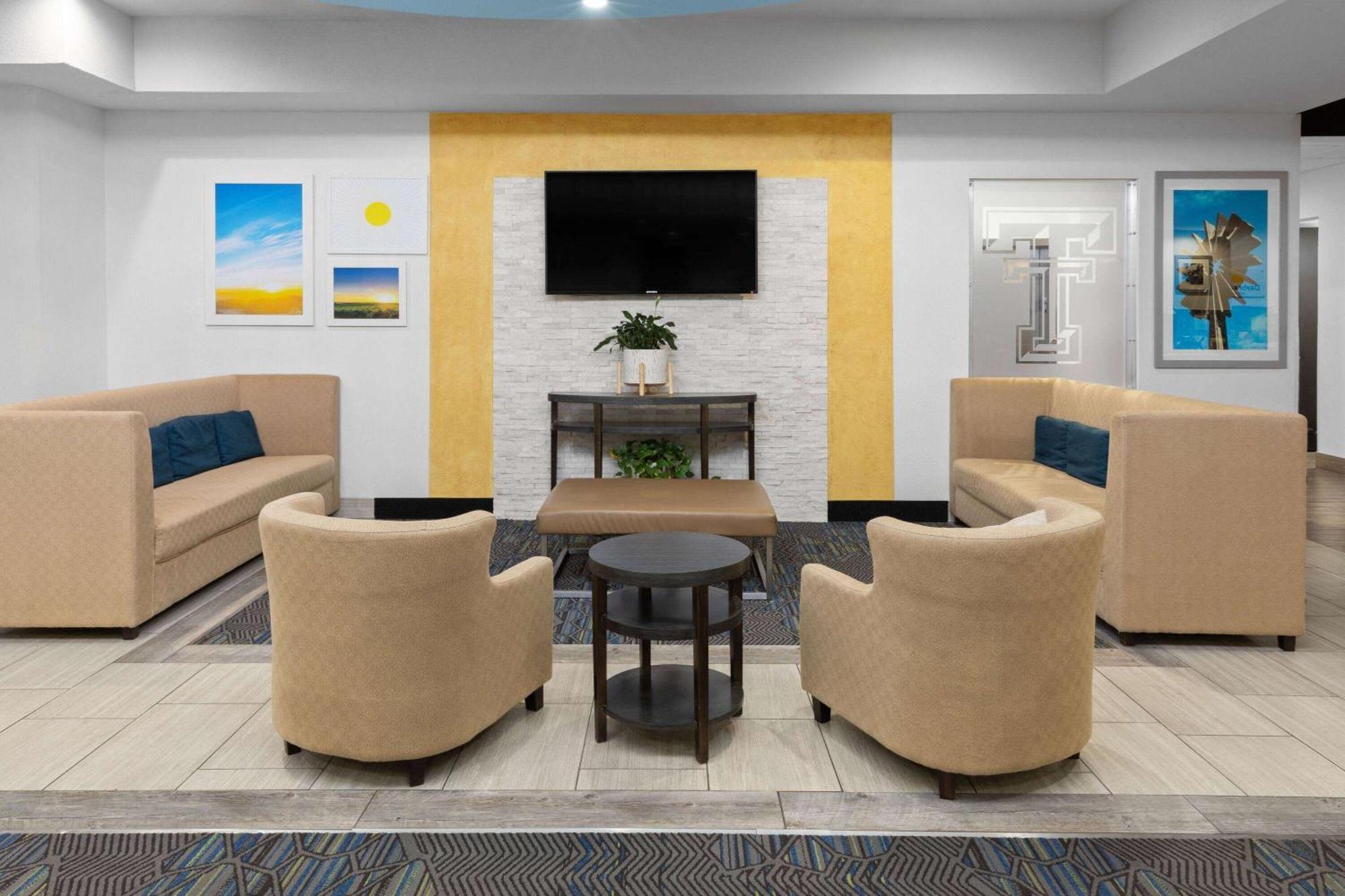 Days Inn & Suites By Wyndham Lubbock Medical Center Exterior foto