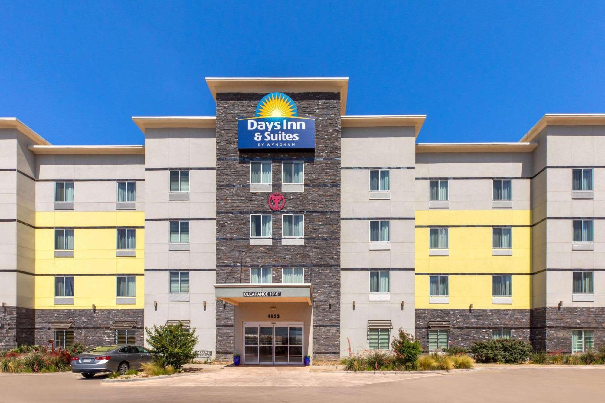 Days Inn & Suites By Wyndham Lubbock Medical Center Exterior foto