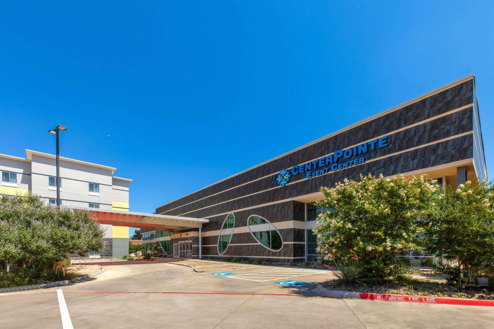 Days Inn & Suites By Wyndham Lubbock Medical Center Exterior foto