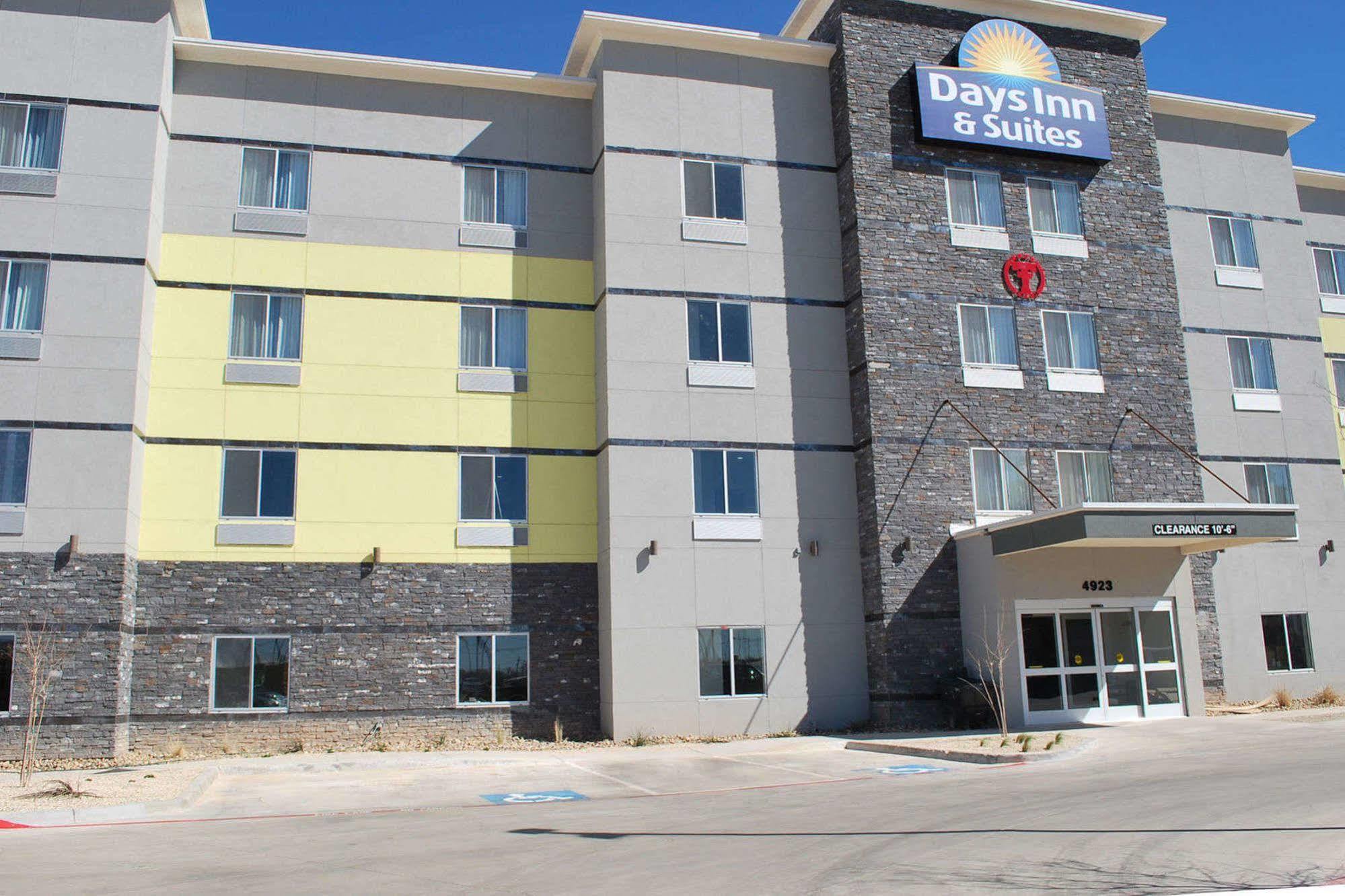 Days Inn & Suites By Wyndham Lubbock Medical Center Exterior foto