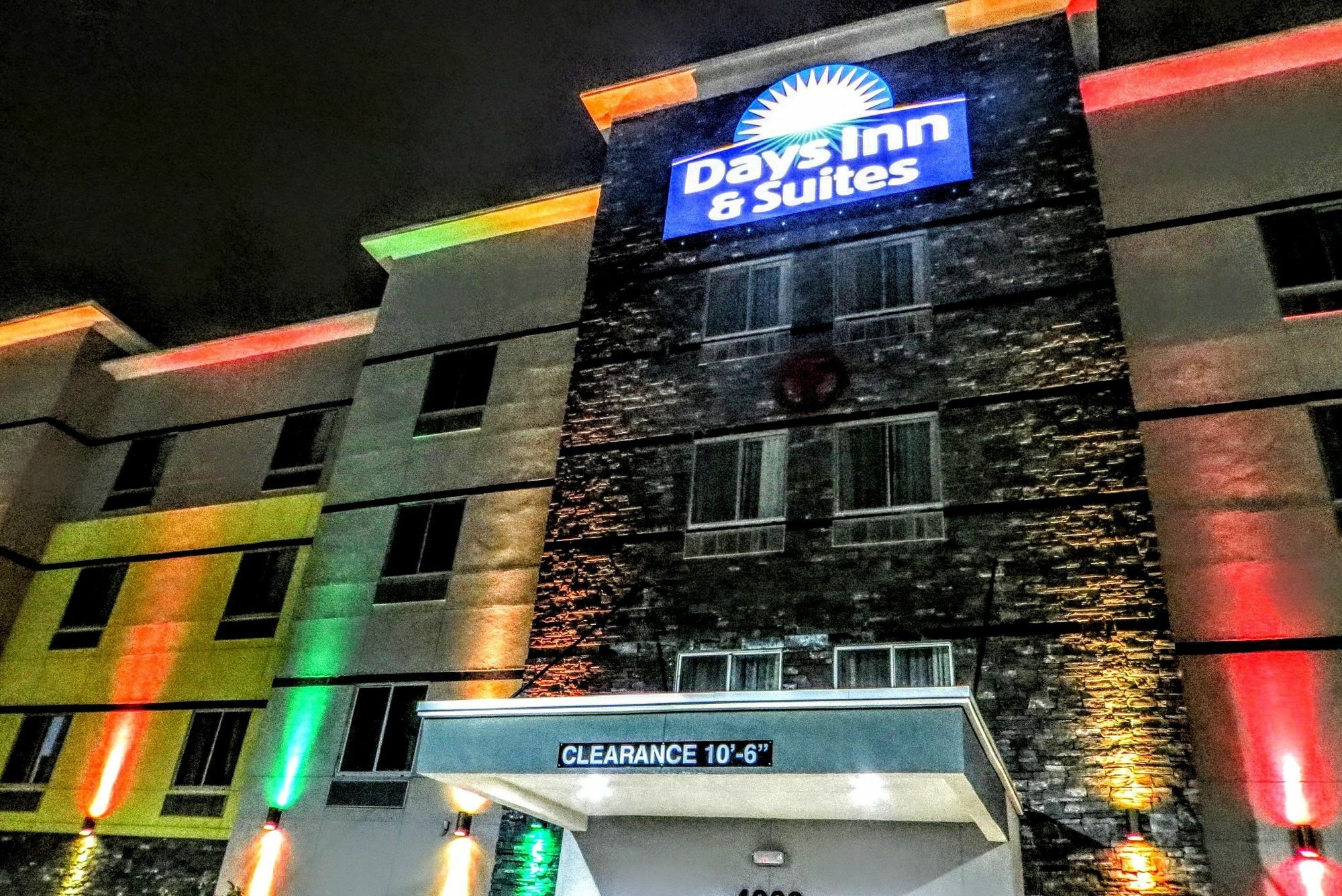 Days Inn & Suites By Wyndham Lubbock Medical Center Exterior foto